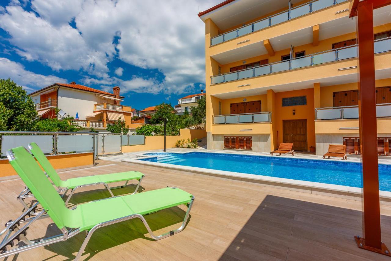 House View Apartment Novi Vinodolski Luaran gambar